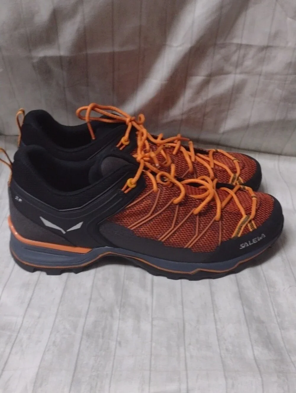 Salewa Men's Orange And Black Hiking Shoes (J1113)